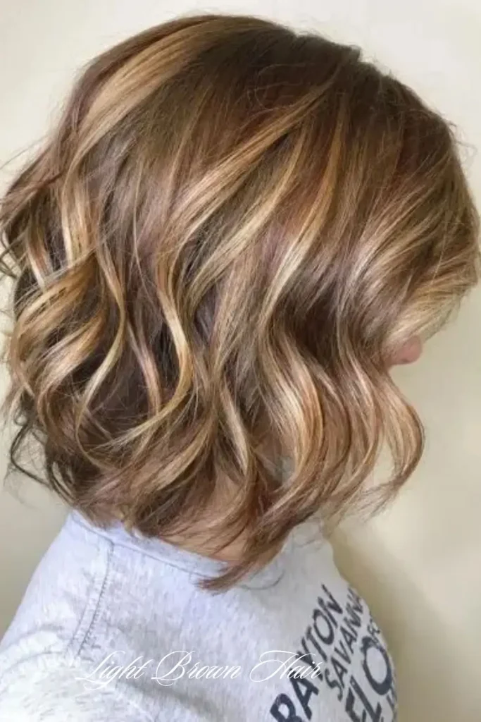 Light Brown Hair with Face-Framing Highlights