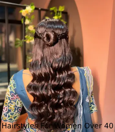 Hairstyles For Women Over 40 With Wavy Hair